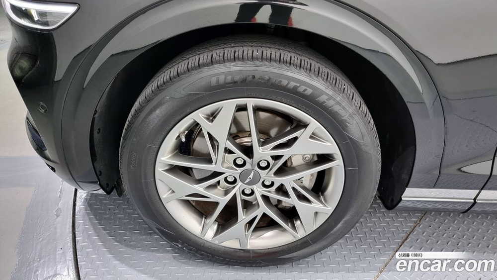 Genesis GV70 2.5T Бензин 2WD (05.2023)