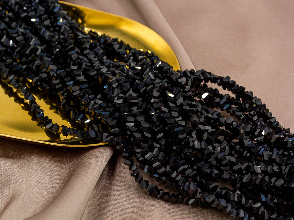 Нить бусин для украшений 4мм (ювелирное стекло черный)