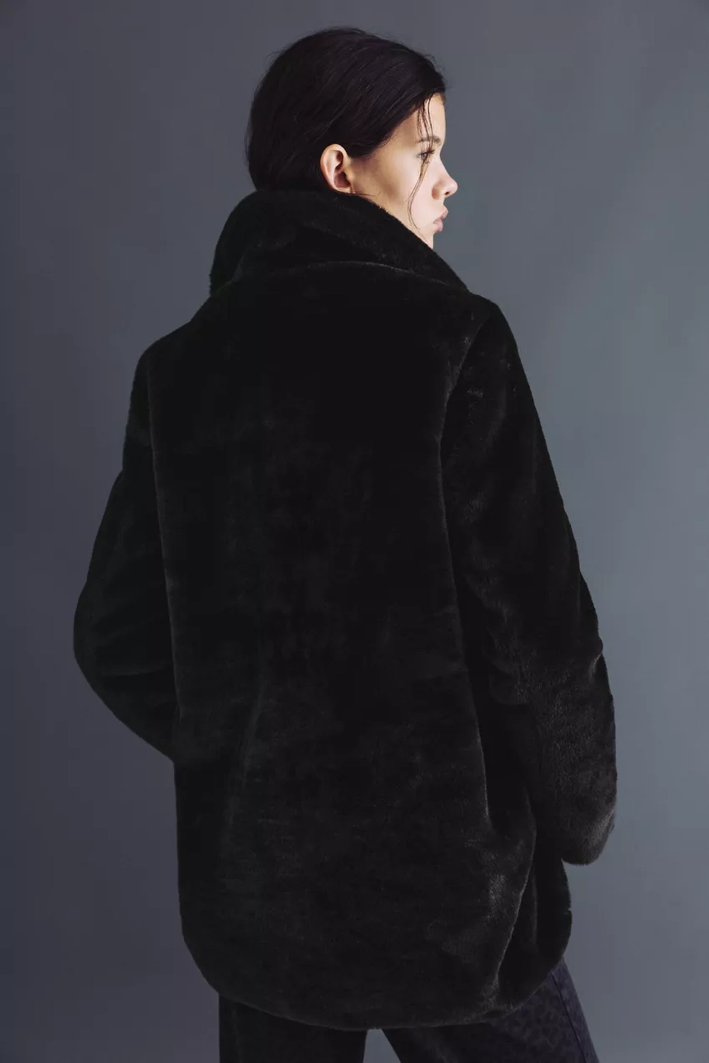 PULL&BEAR Шуба из искусственного меха, черный