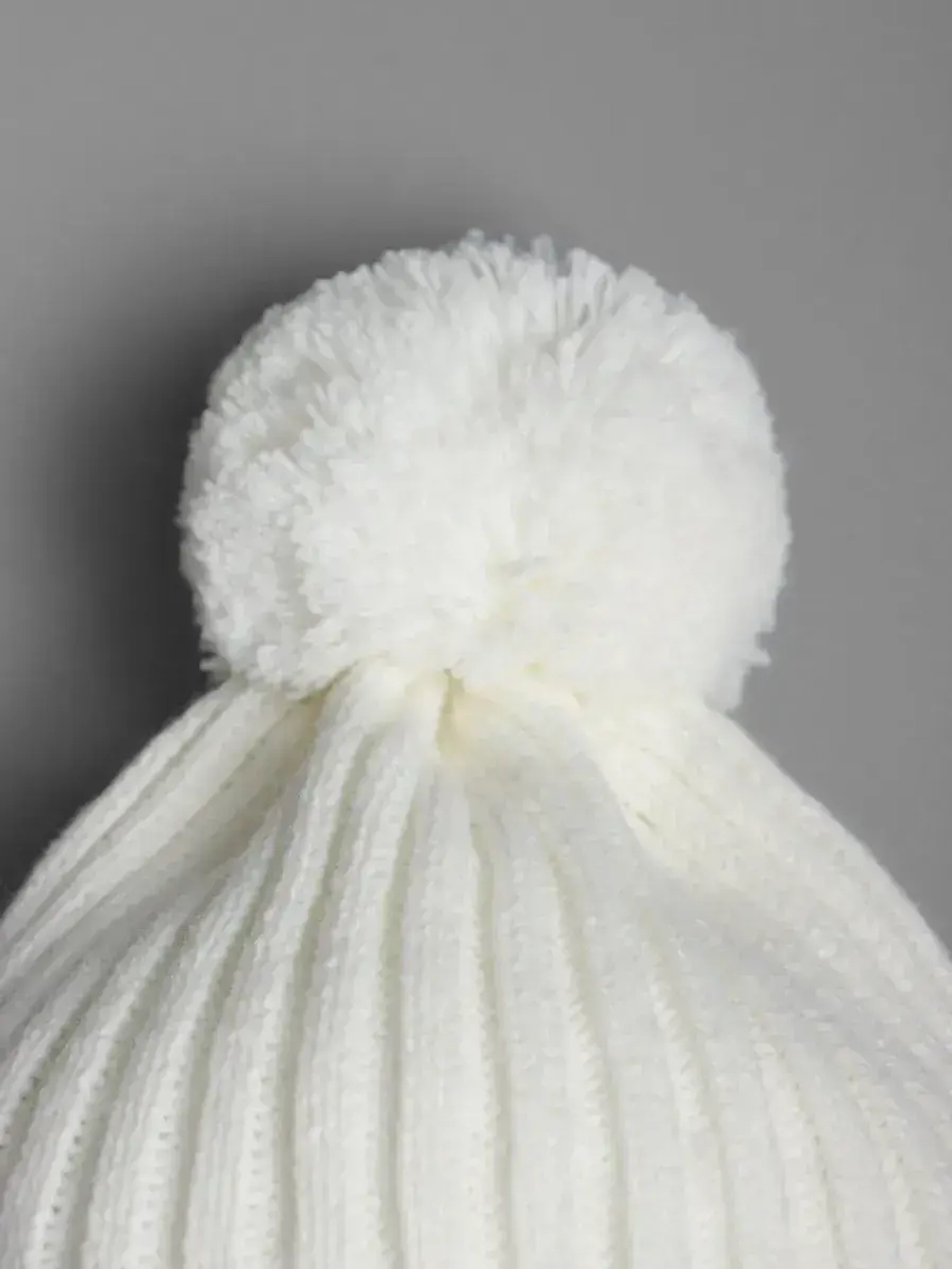 Шапка для девочки осенняя и снуд вязаный