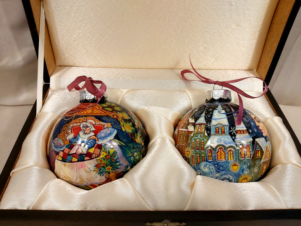 Набор новогодних шаров с полной росписью "Красная шапочка" и "Снежная королева"
