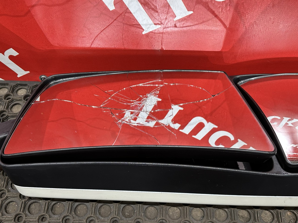 Зеркало заднего вида боковое правое