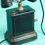 Антикварный настольный телефон