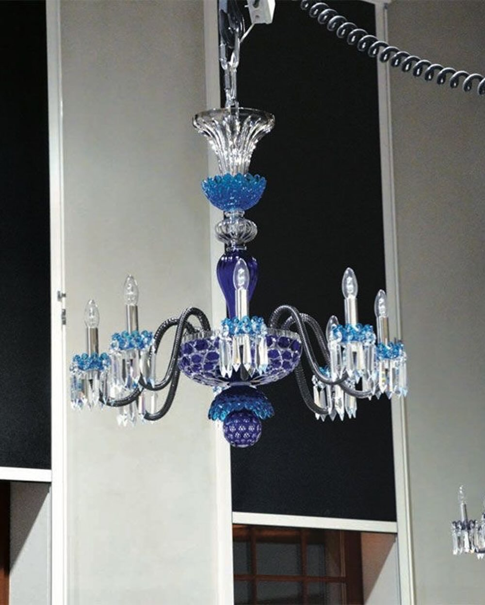 Эффектная люстра из цветного стекла ✨