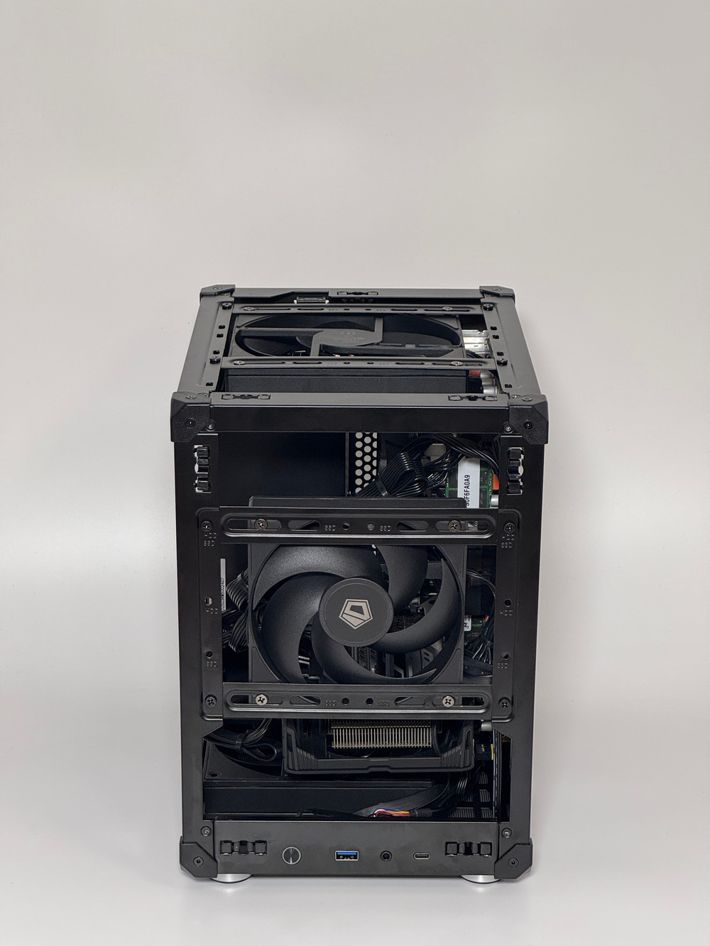 JONSBO C6 / AMD RADEON RX 580 8GB / INTEL XEON 2650V4 / 32 RAM / 1TB
