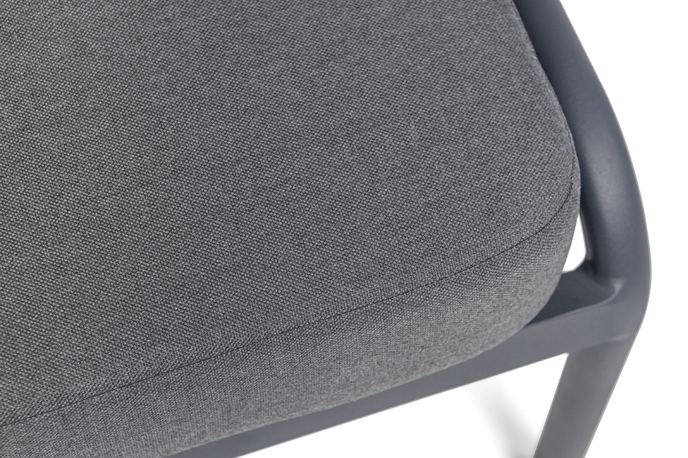 "Ронда" кресло плетеное из роупа, каркас алюминий темно-серый (RAL7024) муар, роуп серый 40 мм tex, ткань темно-серая 027
