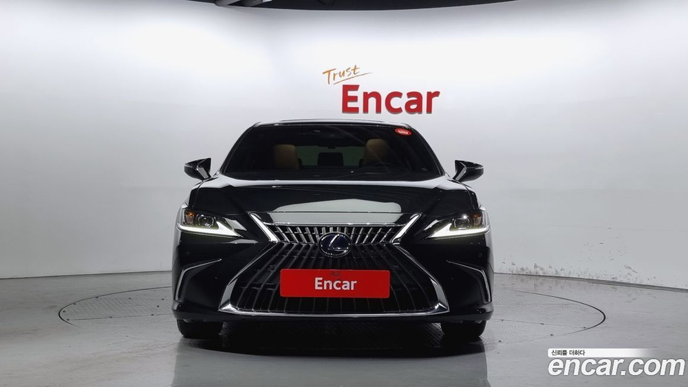 Lexus ES300h 7 Generation Luxury Plus (06.2022)