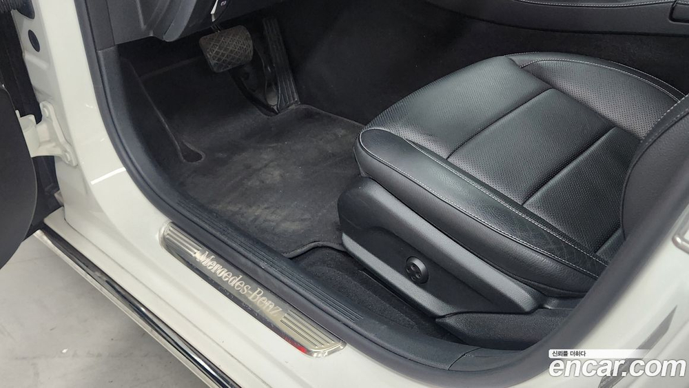 Mercedes-Benz E-Class W213 E220d 4MATIC Exclusive (01.2022)