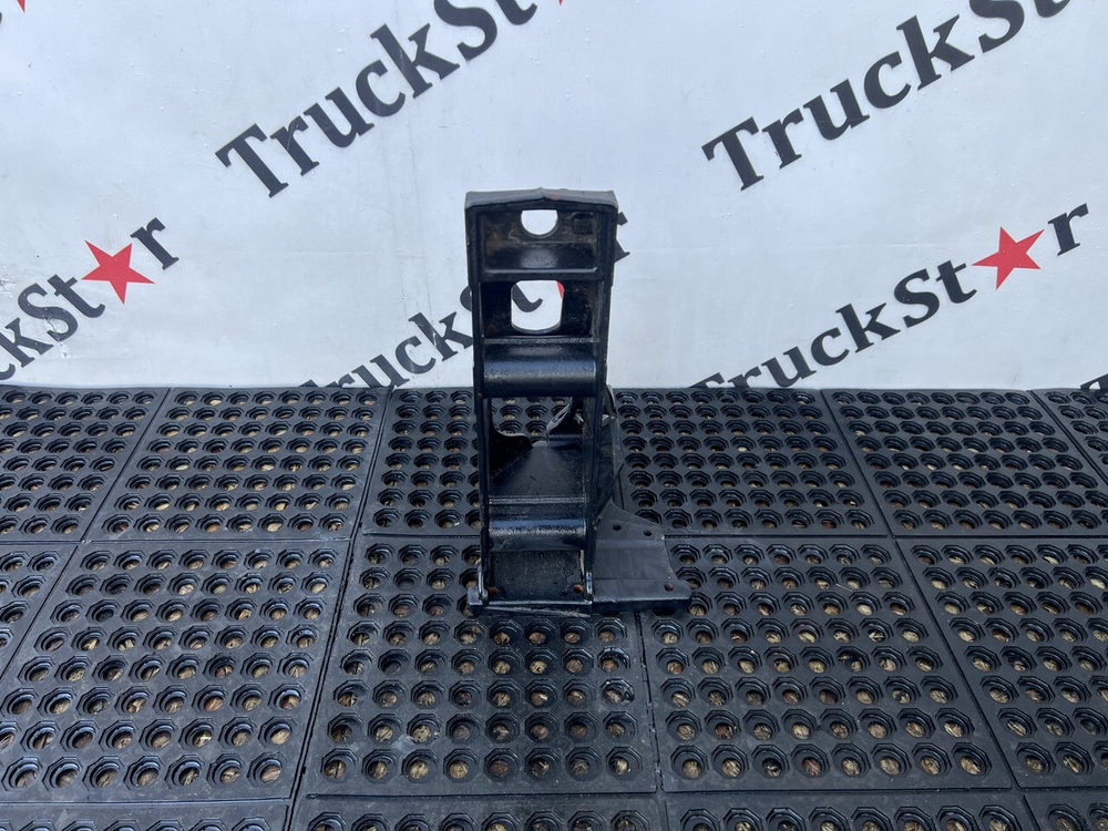 Кронштейн торсиона кабины правый 2018г.