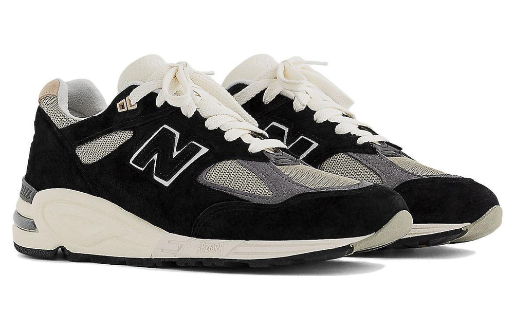 Кроссовки New Balance Teddy Madenb 990 V2