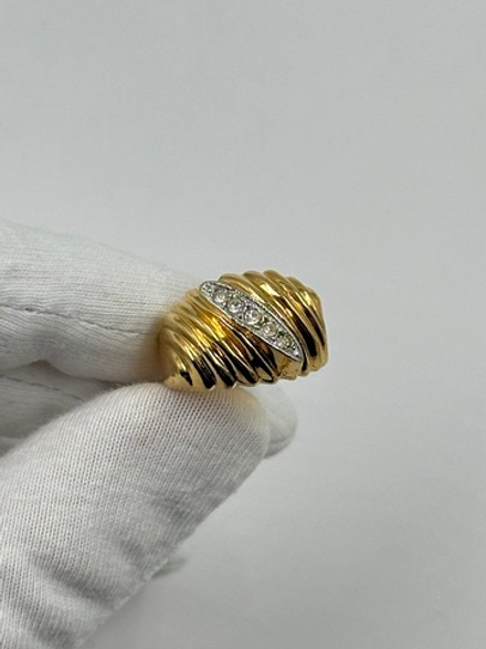 Кольцо с кристаллами