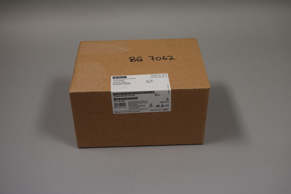 Новый SIEMENS 6GK5208-0BA10-2AA3