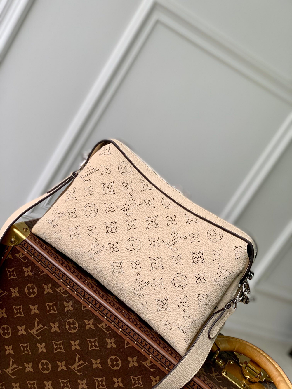 Louis Vuitton Hand It All PM