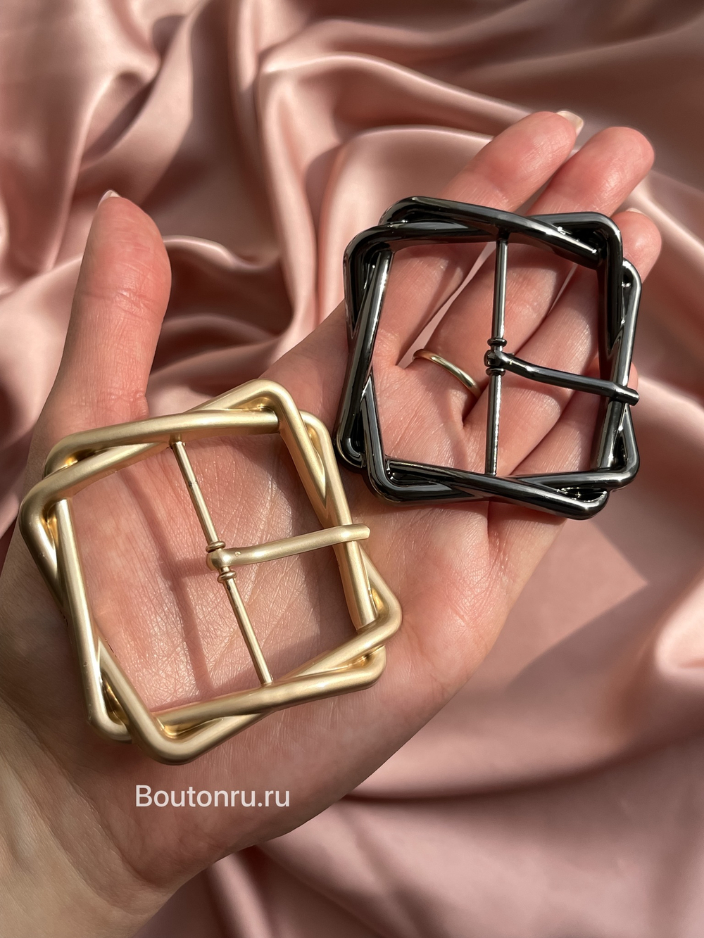 Пряжка металлическая графит с переплетением