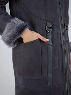 Дубленка зимняя с капюшоном натуральная