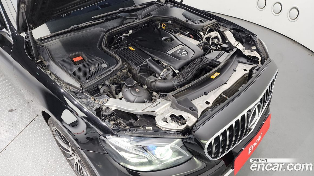 Mercedes-Benz E-Class W213 E300 4MATIC Avangarde (08.2019)