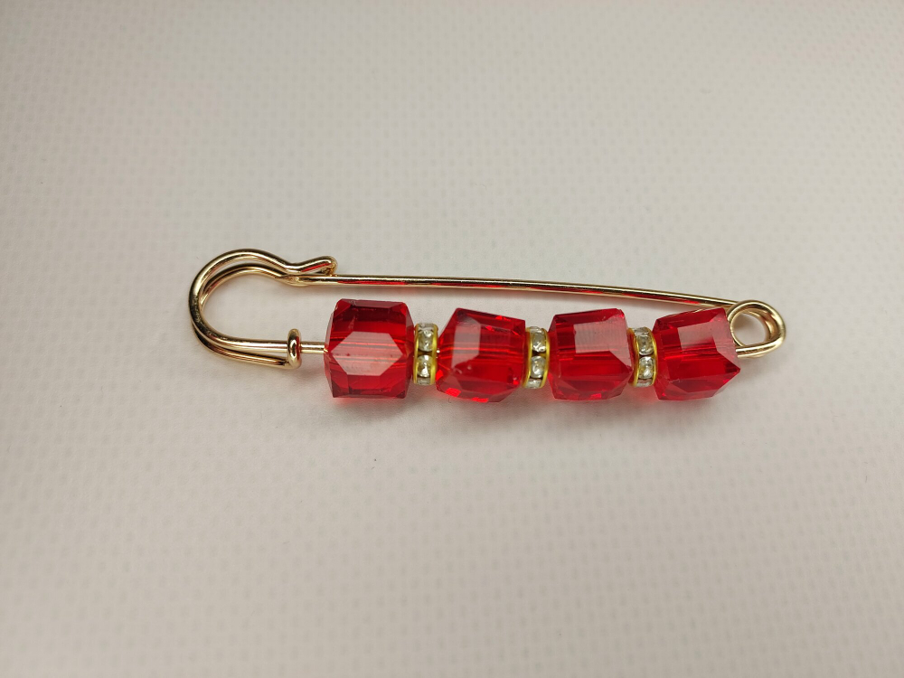 Булавка брошь "Красные камешки" для кардигана, пальто, платков, костюмов, шарфа, одежды .Цвет ярко красный.