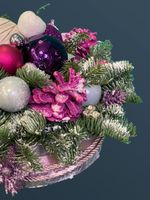 Композиция с розовыми украшениями