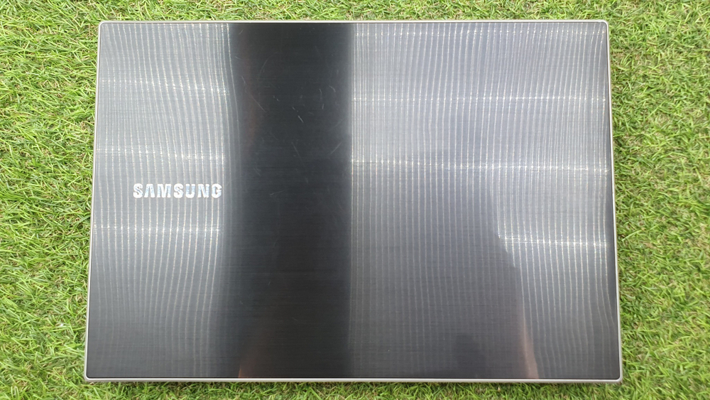 Ноутбук Samsung i3/8 Gb/NP300V4A-A05RU /Windows 10