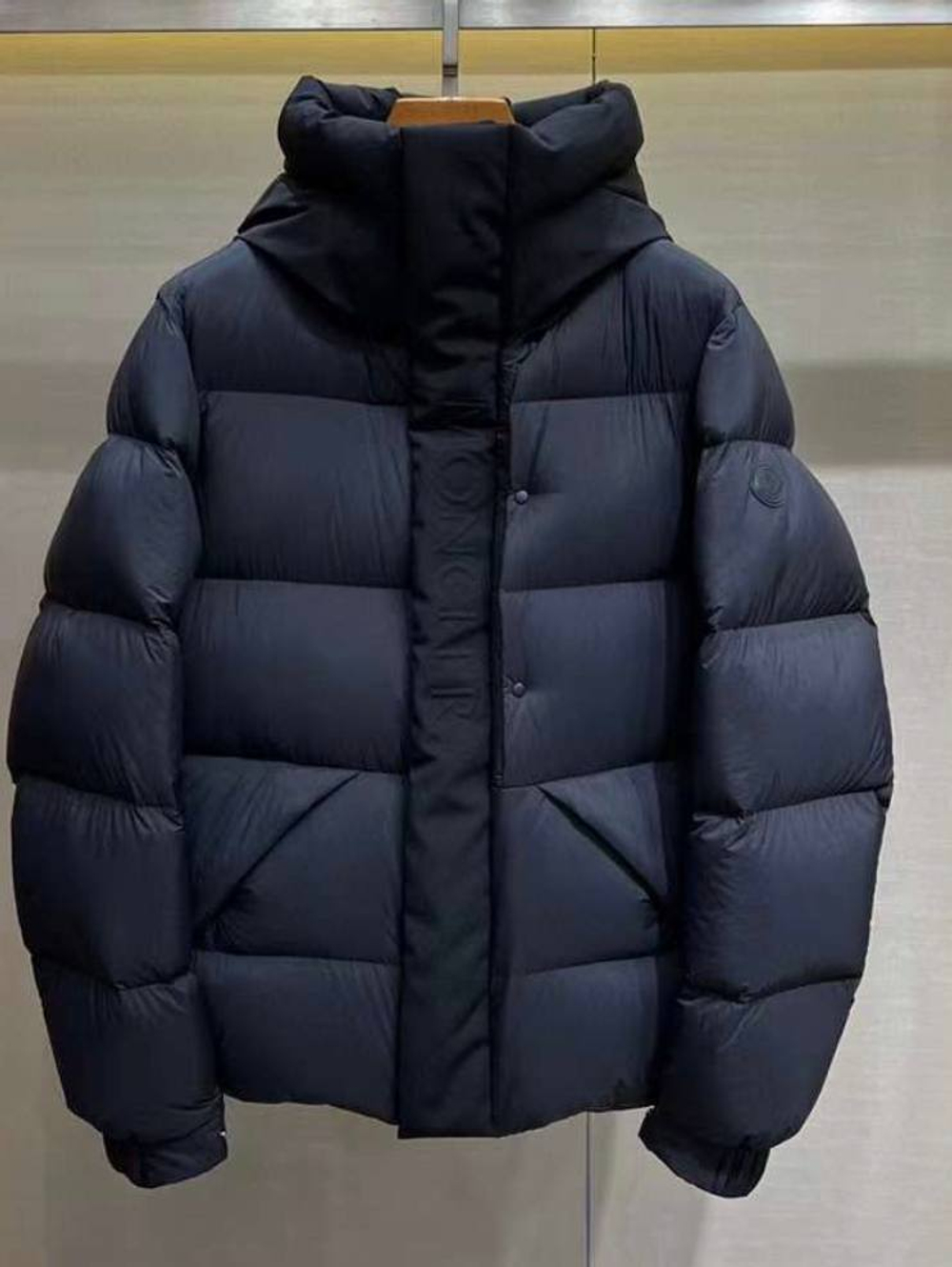 Пуховик Moncler