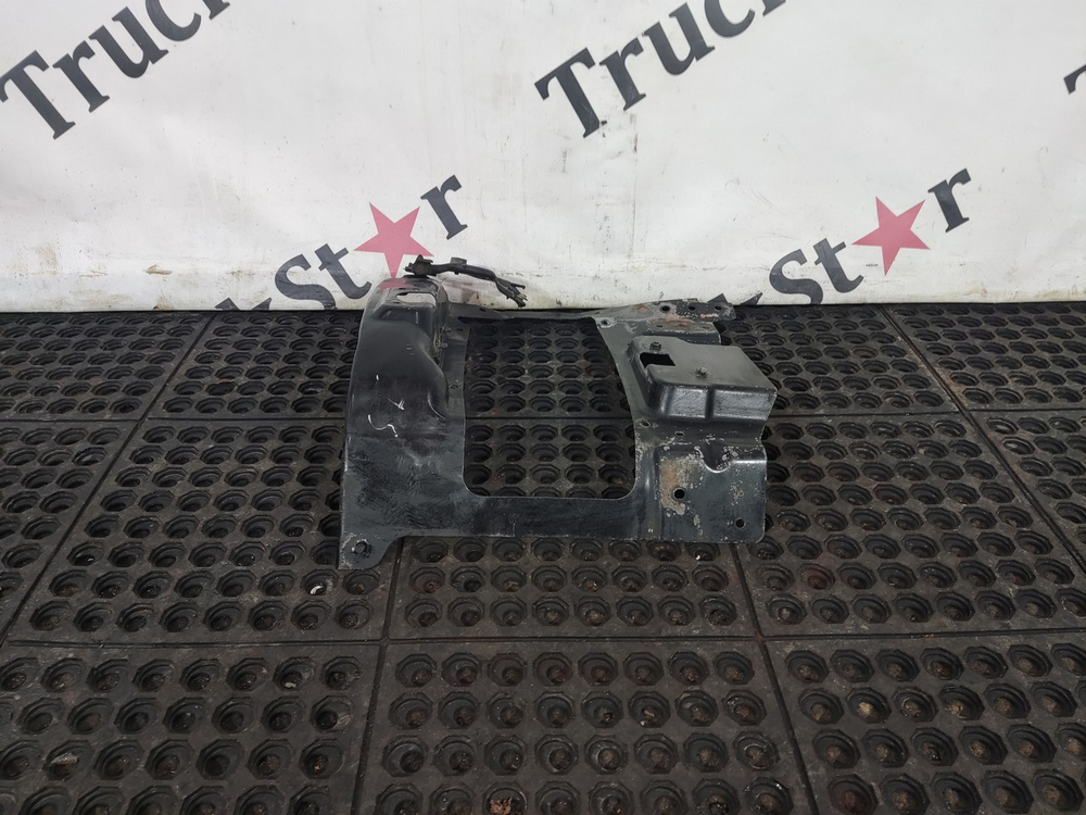 Кронштейн фары правой