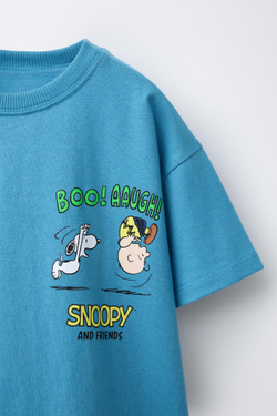ZARA ФУТБОЛКА SNOOPY PEANUTS™, ГОЛУБОЙ