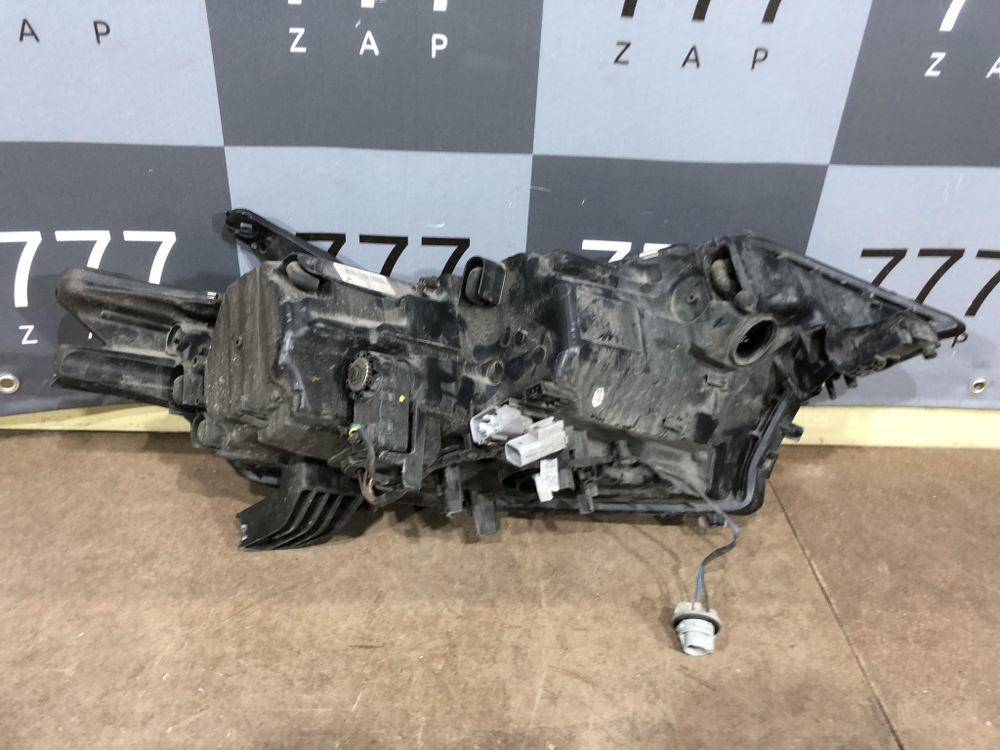 Фара левая LED Mitsubishi Outlander 3 18-нв Б/У Оригинал 8301D331