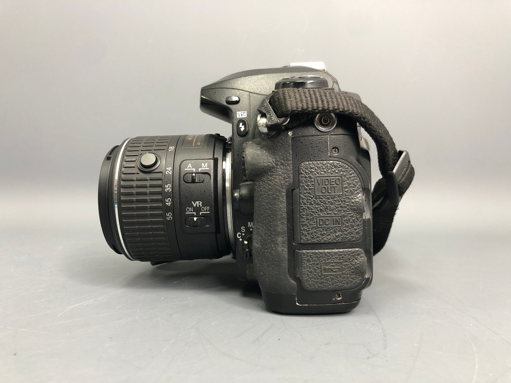 Nikon D200 kit AF-S DX 18-55mm 3.5-5.6G VR II 98.000 кадров