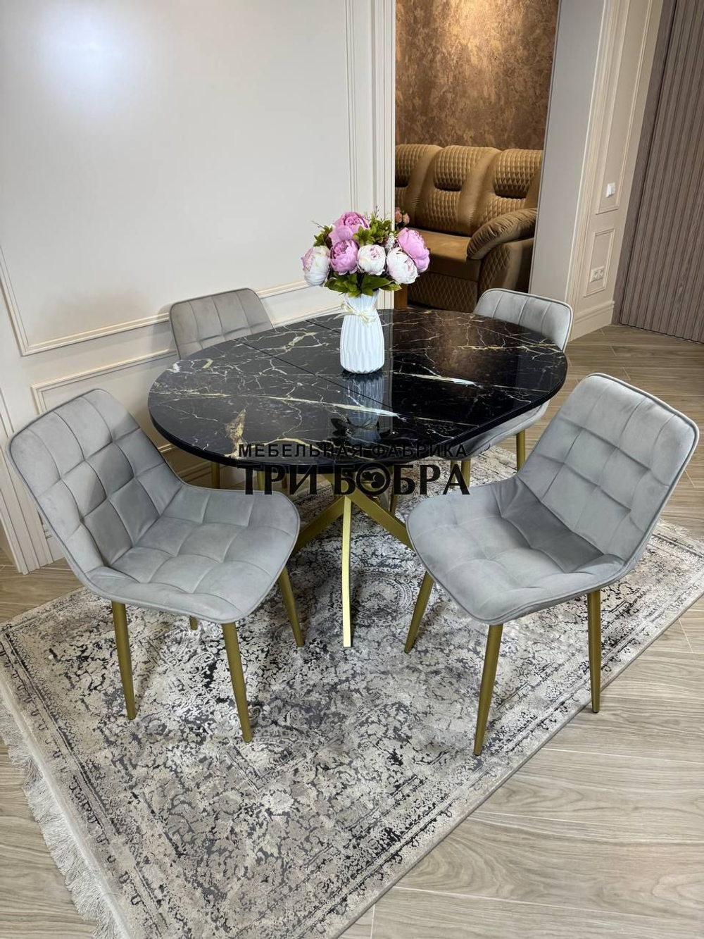 Круглый раздвижной стол "Черный мрамор", и стулья "Бостон" серый