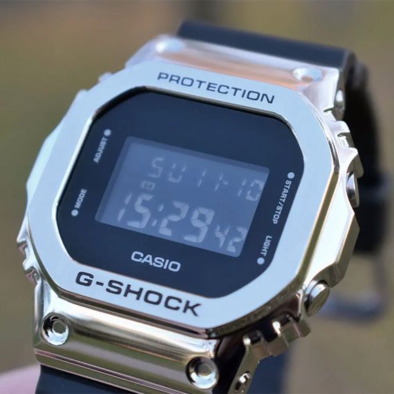 Женские часы Casio G-Shock GM-S5600-1E