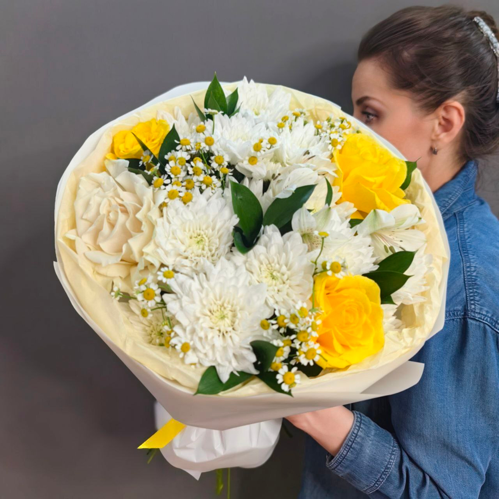Авторский букет с желтыми французскими розами