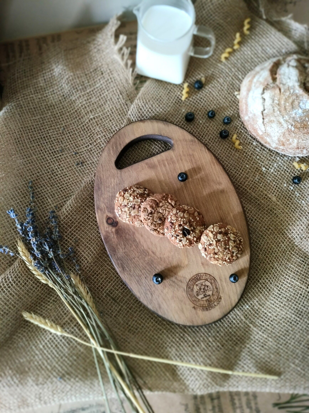 Доска разделочная из дерева сервировочная