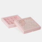 РОЗОВЫЙ Коробка для 16 конфет с окном "Ромашка"