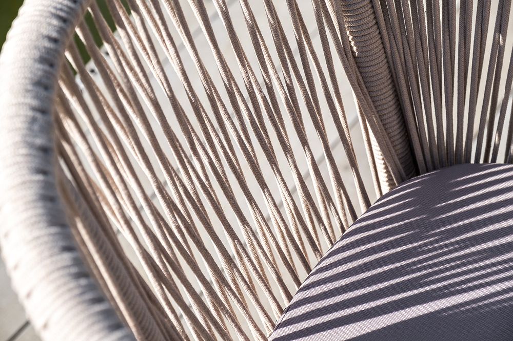 "Марсель" стул плетеный из роупа, каркас алюминий белый муар, роуп бежевый круглый, ткань бежевая 15052