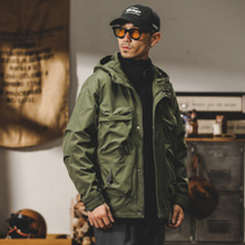 Американская функциональная куртка с капюшоном и множественными накладными карманами