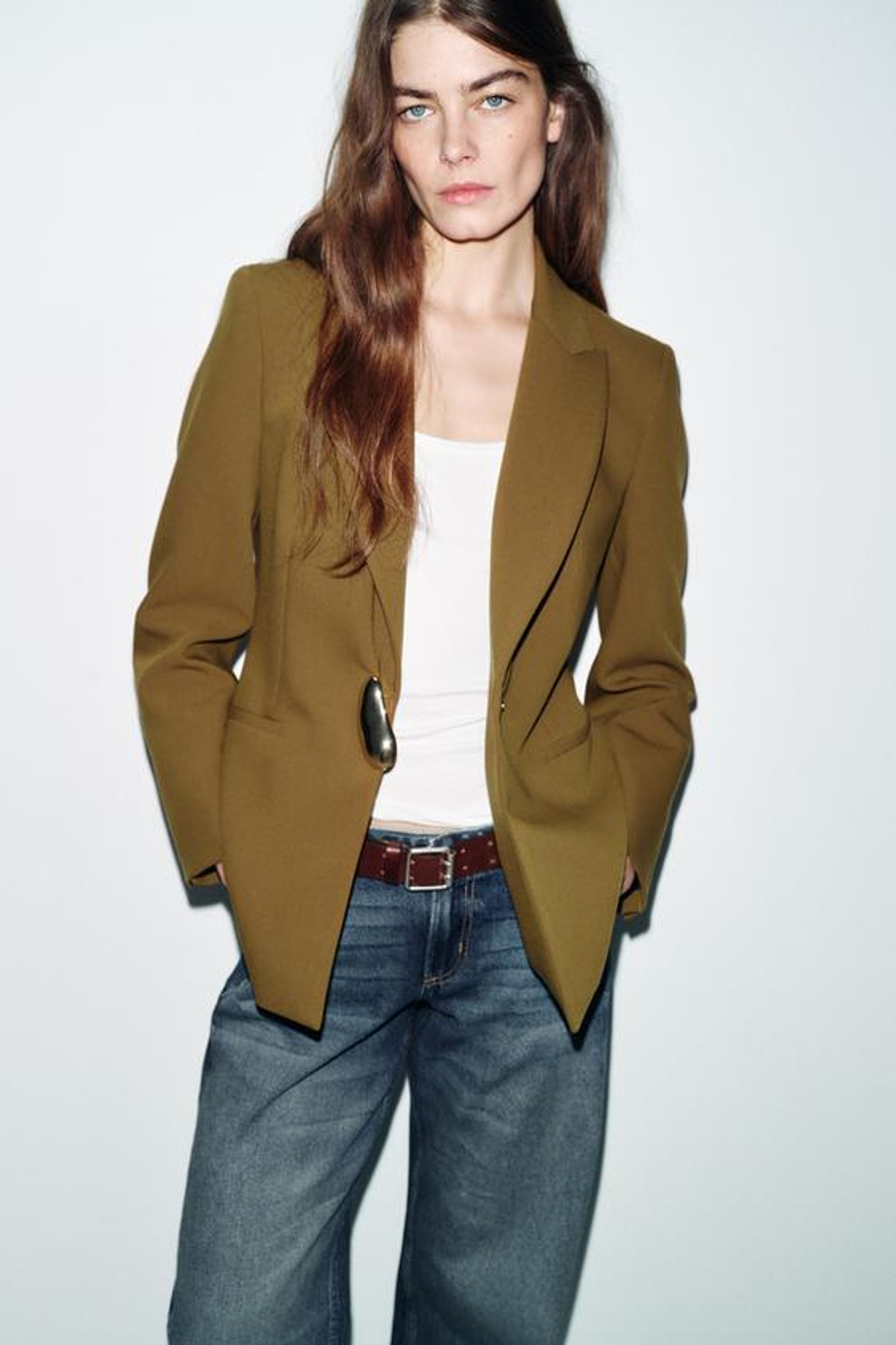 Блейзер с аксессуарами, облегающий фигуру - ZARA