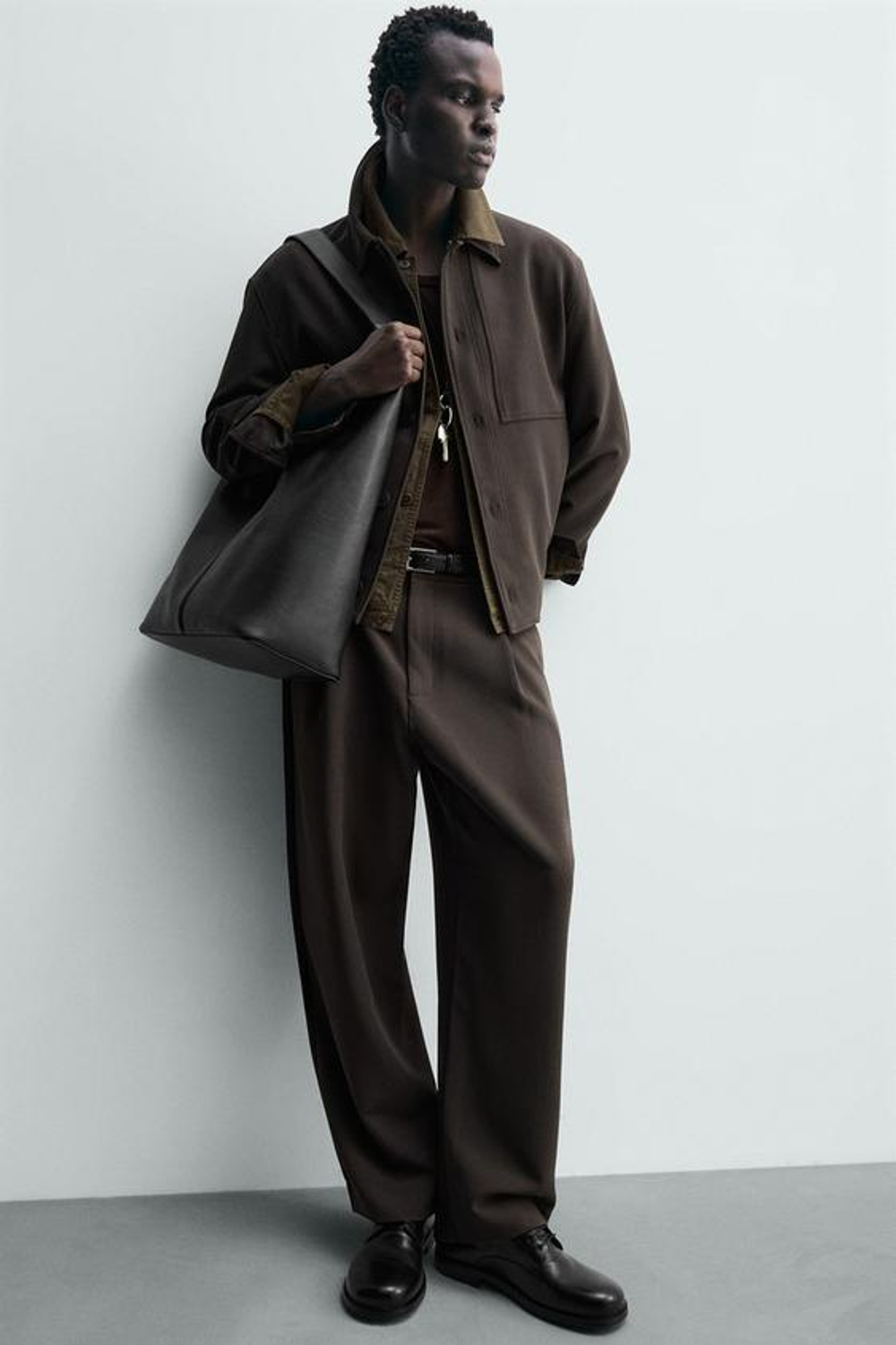 ZARA БРЮКИ RELAXED FIT СО СКЛАДКАМИ, КОРИЧНЕВЫЙ