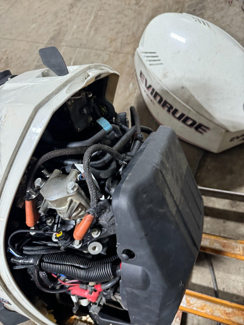 2х-тактный лодочный мотор EVINRUDE E115DHO E-TEC