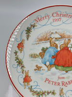 Тарелка Merry Christmas from Peter Rabbit Wedgwood 1997 год