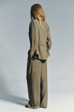 ZARA БРЮКИ С ДВУМЯ СКЛАДКАМИ И КЛАПАНАМИ, ТЕМНЫЙ ХАКИ