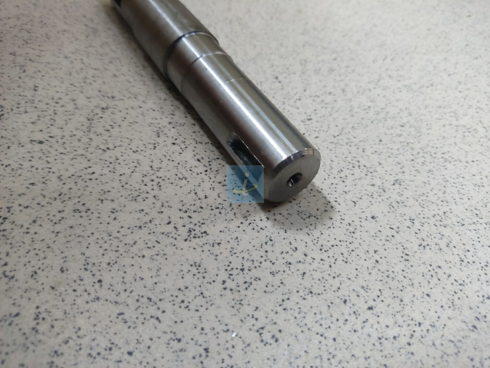 Вал привода ТНВД (с.о. 165мм) 236-1029154-Б2