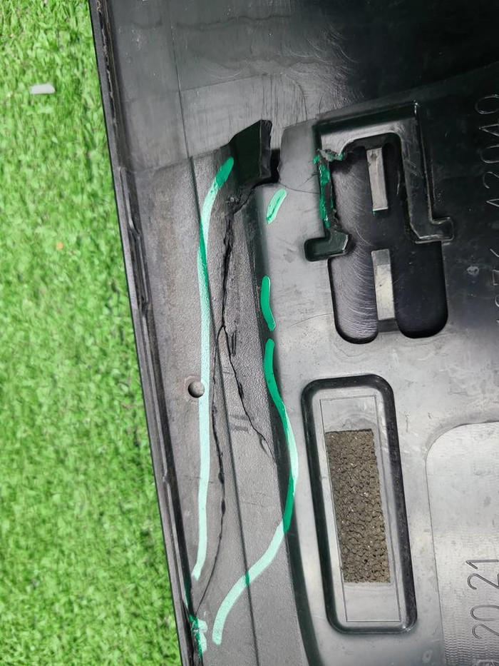 Спойлер крышки багажника Toyota RAV4 5 XA50 18-нв