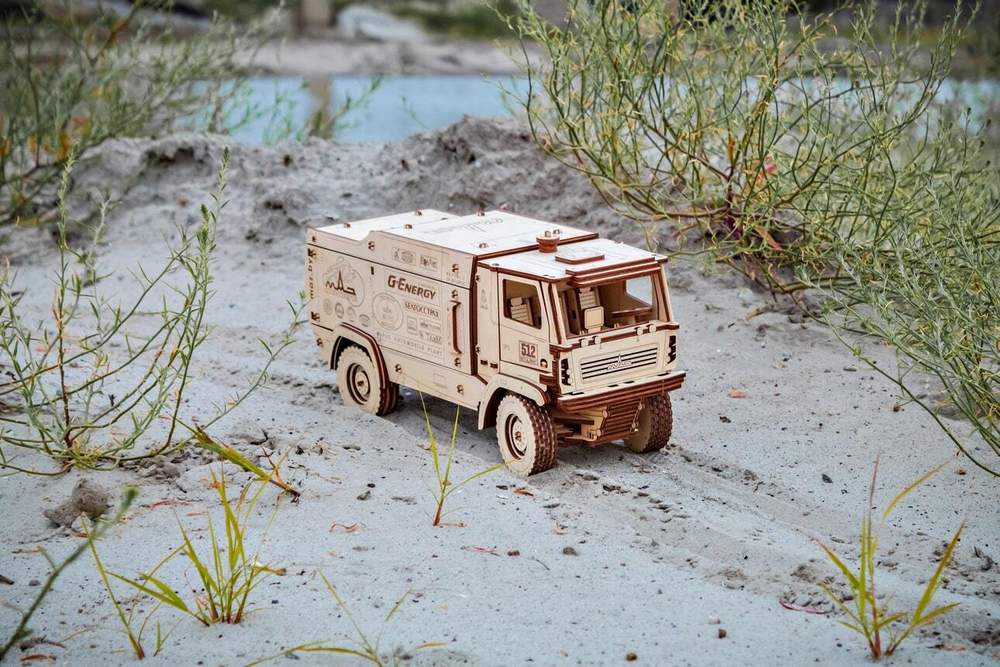 Гоночный грузовик МАЗ-5309RR от EWA - Деревянный конструктор, сборная механическая модель, 3D пазл, в масштабе 1:20