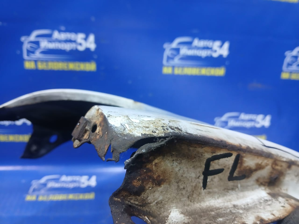 Крыло переднее левое MITSUBISHI DELICA 1998