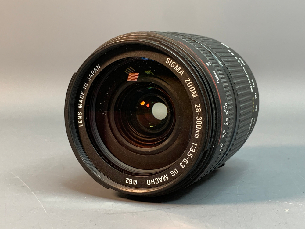 Sigma AF 28-300mm 3.5-6.3 Aspherical IF Canon EF с дефектом
