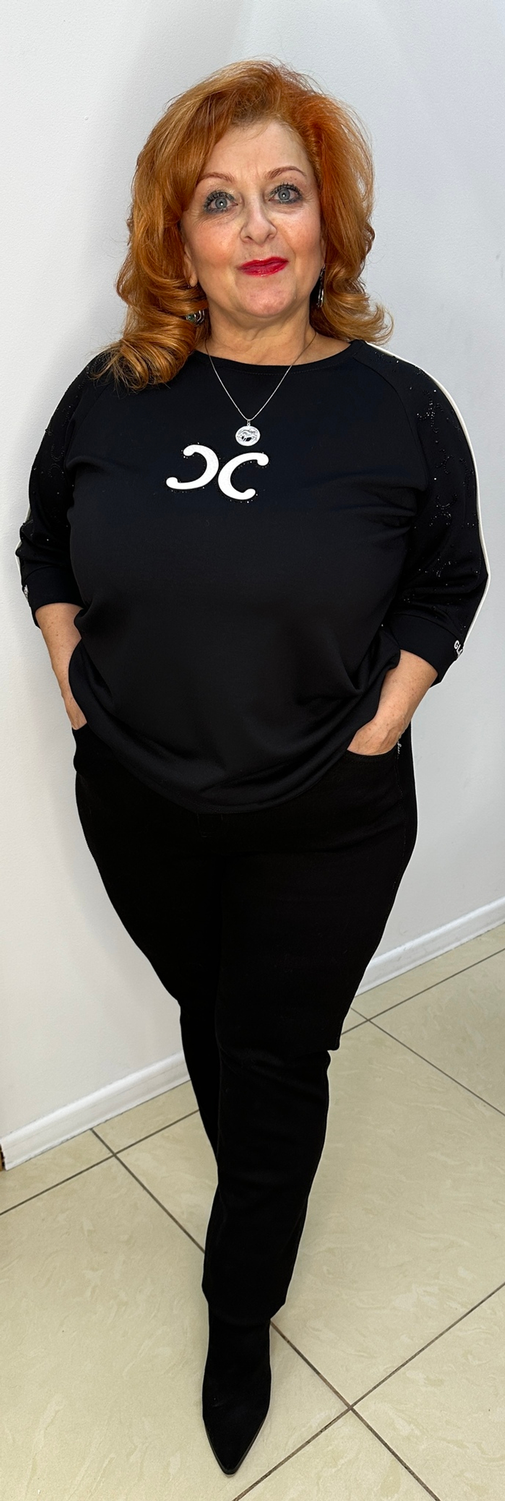 Комбинированные черные джинсы cо стразовой лампасной ниточкой