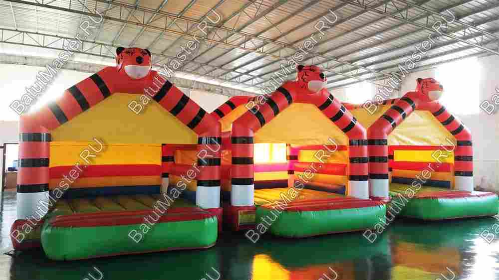Детский надувной батут "Тигр на прогулке" с крышей 4*4*3,5 м