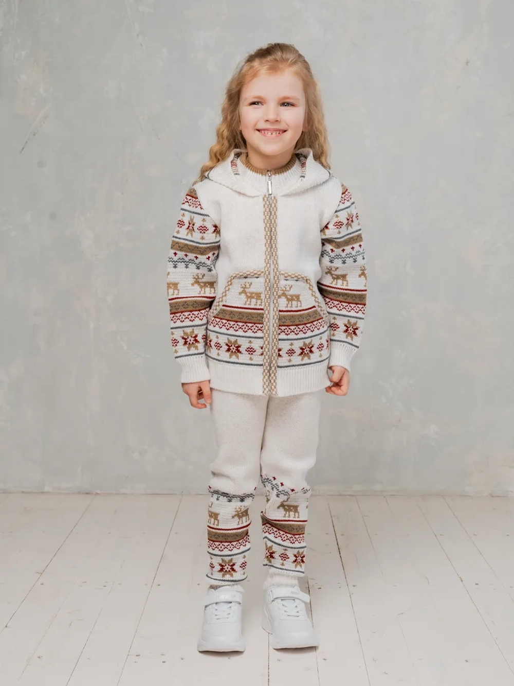 Кофта вязаная на молнии с капюшоном