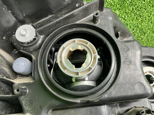 Фара левая Suzuki Vitara 2 (2014-2019) галоген