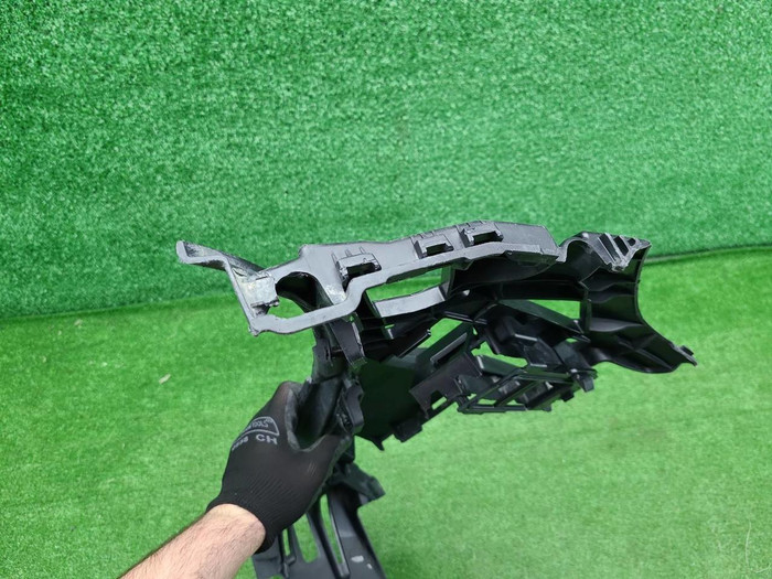 Кронштейн левый Mercedes GLE V167 (2018-2024) AMG